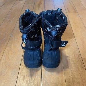 Toddler’s Snow Boots Size 6